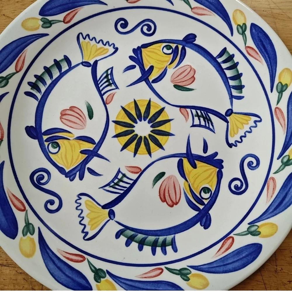 2 Johnson Brothers Aquabatic Fish  Dinner Plates By Susan Kennedy Vtg 90s 10.5